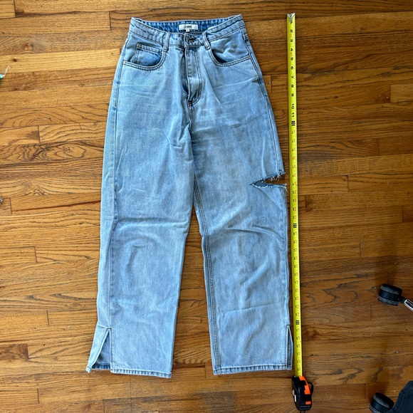 Wide Leg, Baggy Denim - Picture 5 of 7